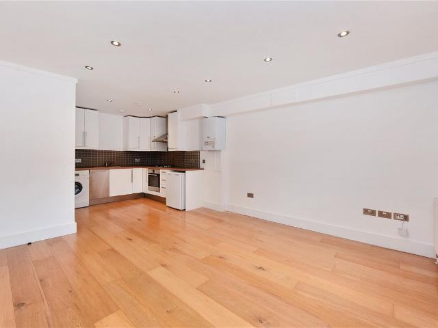 Apartment for rent in Highbury, Greater London