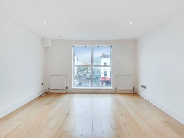Apartment for rent in Highbury, Greater London