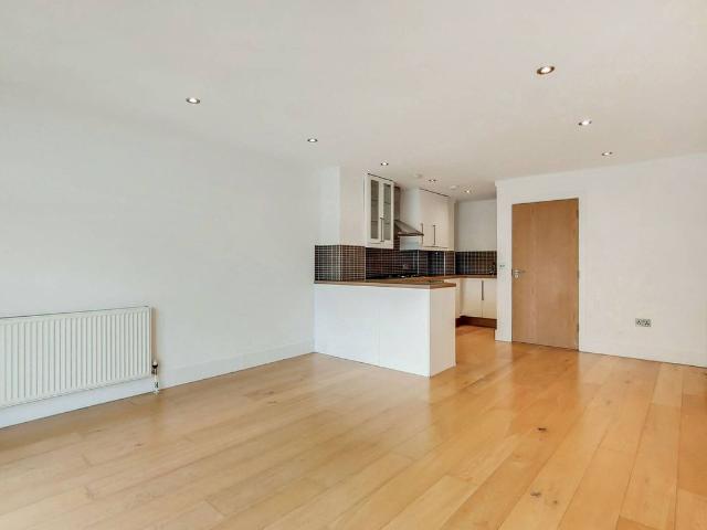 Apartment for rent in Highbury, Greater London