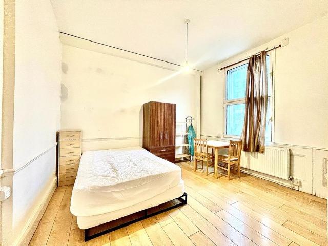 Studio for rent in Lower Holloway, Greater London