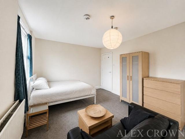 Room for rent in Archway, Greater London