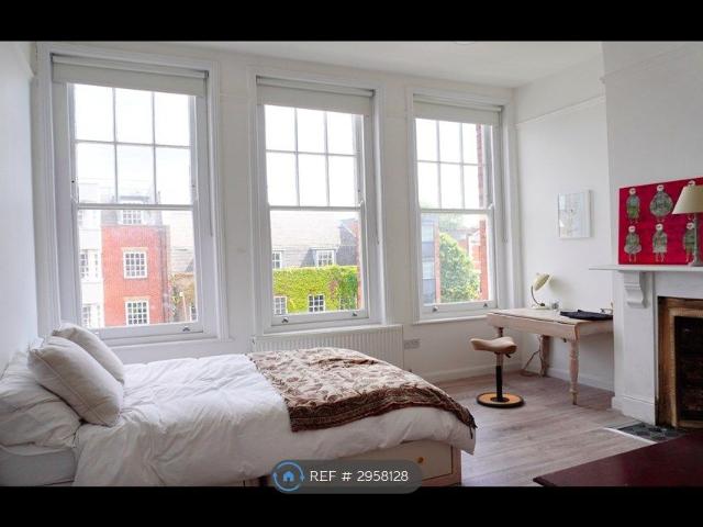 Apartment for rent in Highbury, Greater London