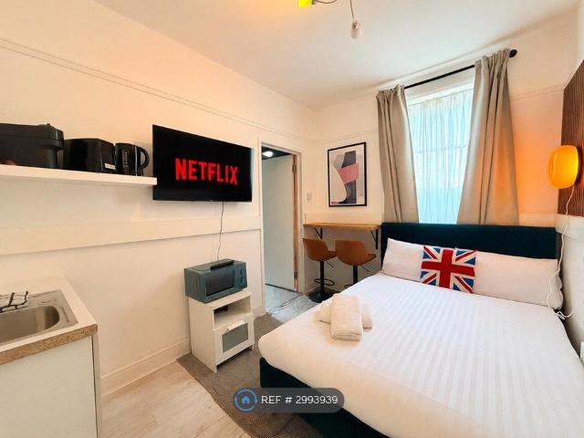 Studio for rent in Highbury, Greater London