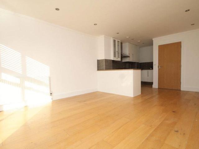 Apartment for rent in Highbury, Greater London