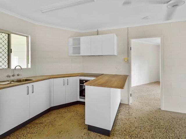 House for rent in Holloways Beach, Cairns