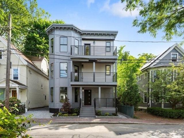 Condo for sale in Cambridge