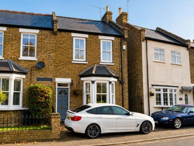Apartment for rent in Ivy Chimneys, Epping Forest