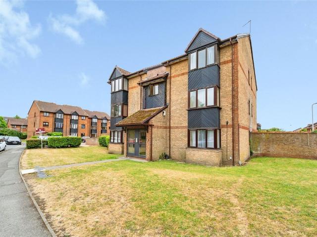 Studio for rent in West Drayton, Greater London