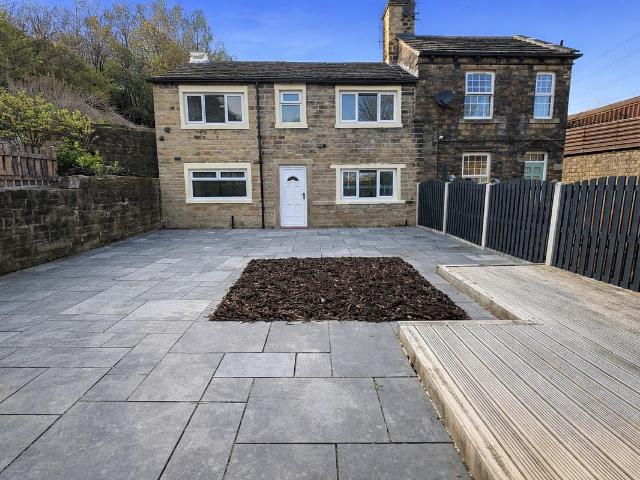House for rent in Lower Wyke, West Yorkshire