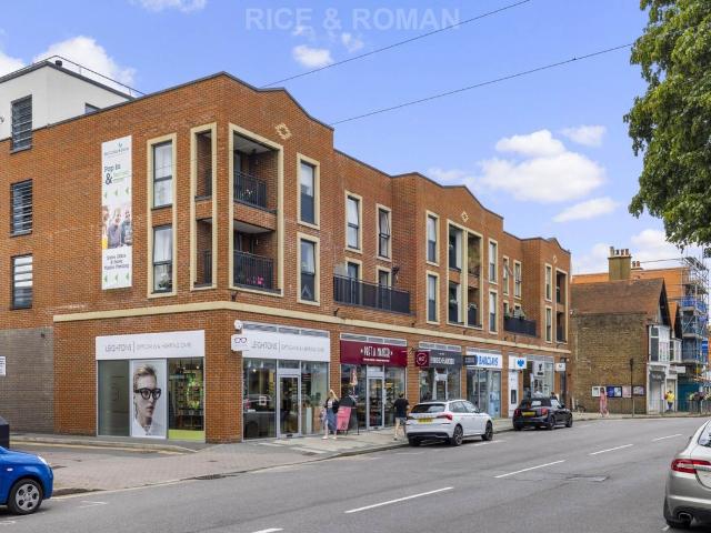 Apartment for rent in Cobham, Elmbridge