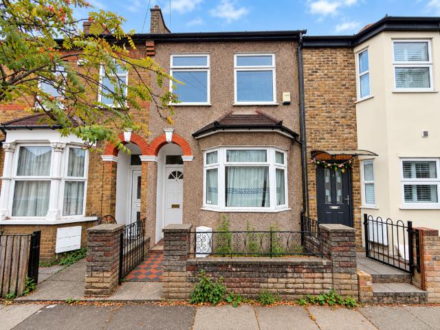 House for rent in Freezywater, Greater London