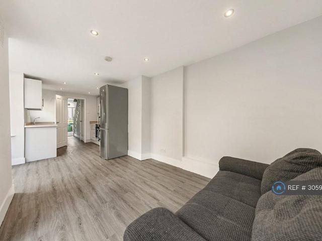 House for rent in Cossall Estate, Greater London