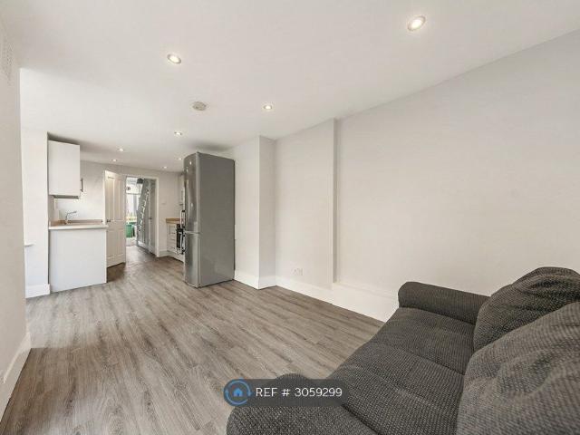House for rent in Cossall Estate, Greater London