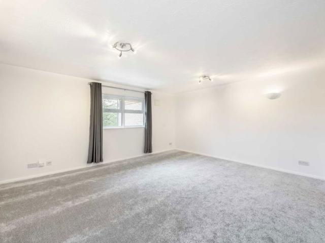House for rent in London Borough of Hounslow, Greater London