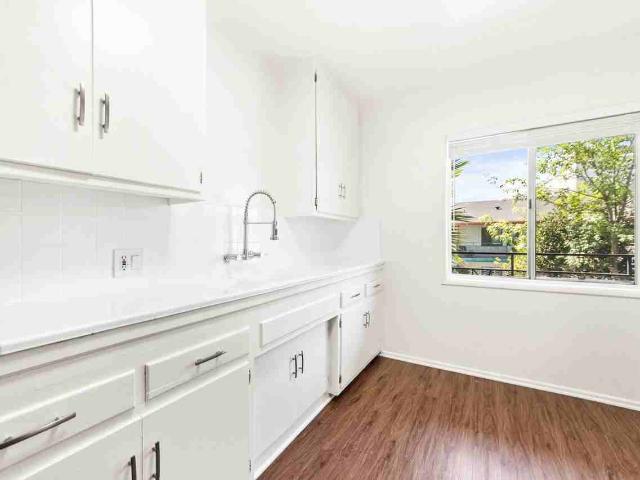 Apartment for rent in Hancock Park, Los Angeles