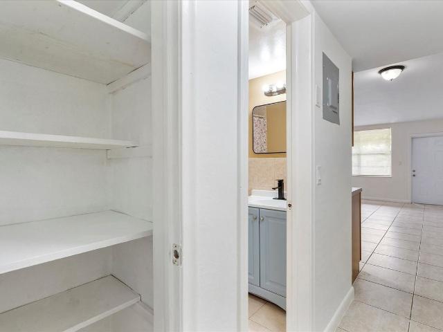 Apartment for rent in Hollywood, Florida