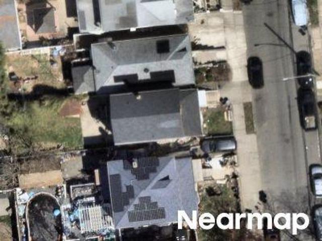 House for sale in The Bronx, Arverne