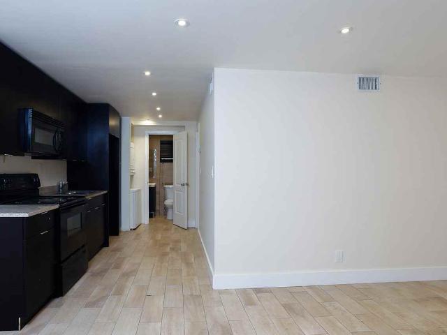 Apartment for rent in Hollywood