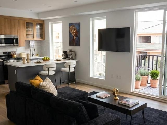 Room for rent in Canoga Park, California