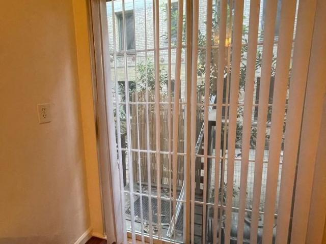 Apartment for rent in Canoga Park, California