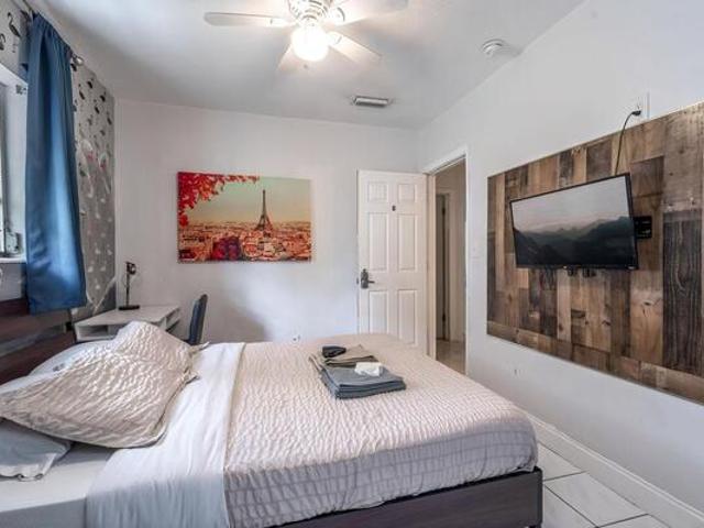Room for rent in Florida