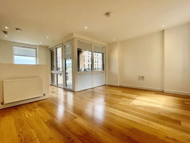 Apartment for rent in London Borough of Ealing, Hanwell
