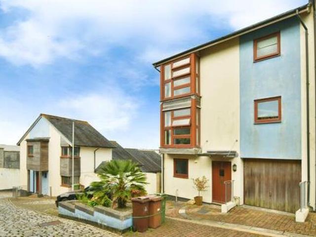 House for sale in Follaton, Strode