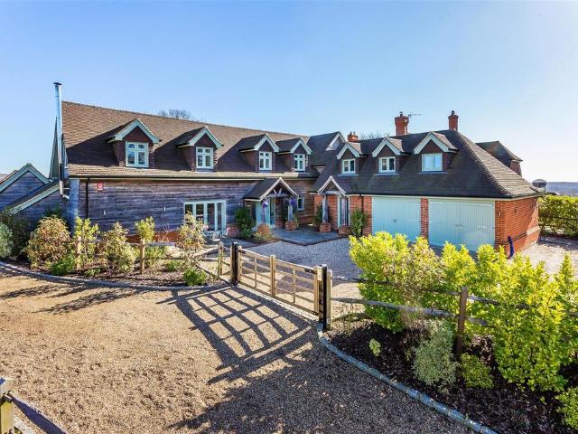 House for rent in Pachesham Park, Surrey