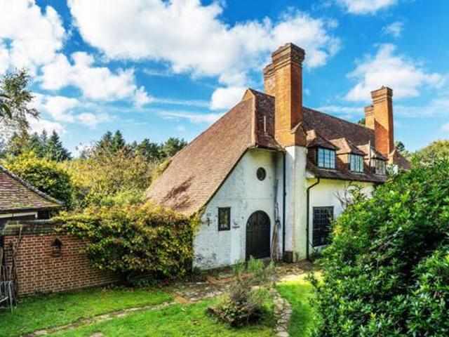 House for sale in Pachesham Park, Surrey