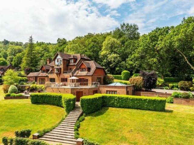 House for sale in Pachesham Park, Surrey