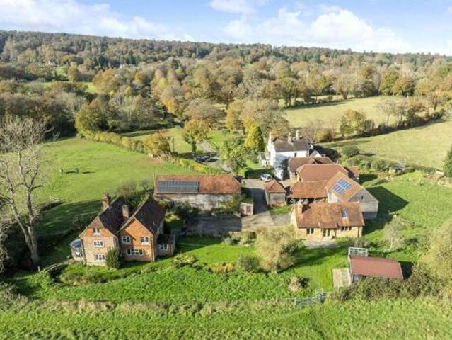 House for sale in Pachesham Park, Surrey