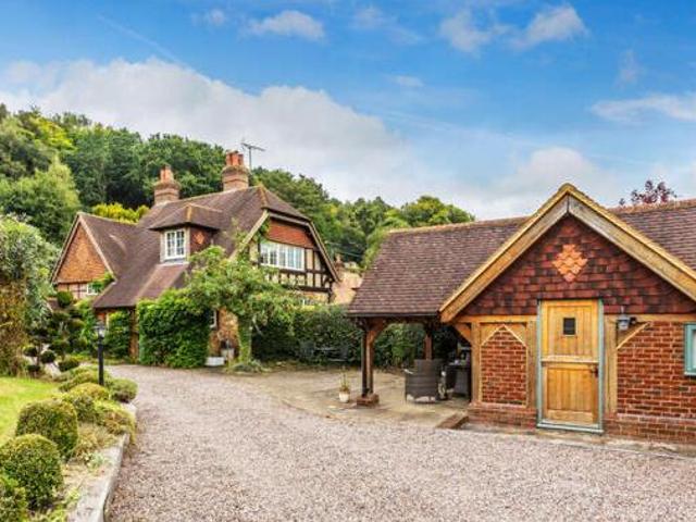 House for sale in Rose Hill, Pachesham Park