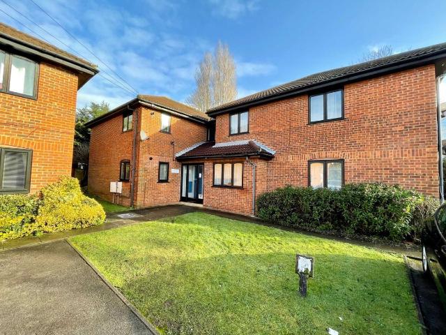 Apartment for rent in Maylands, Pouchen End