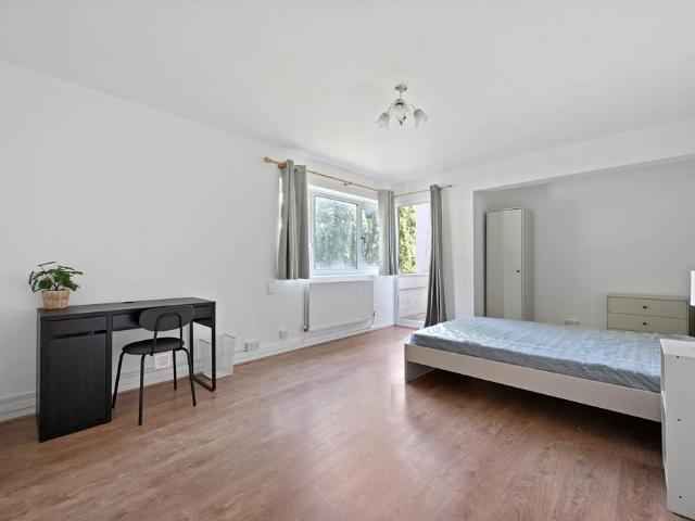 Apartment for rent in Stockwell Park, Greater London