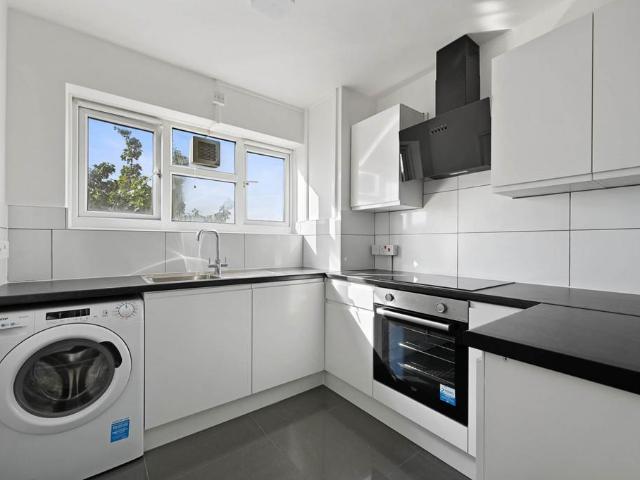 Apartment for rent in Stockwell Park, Greater London