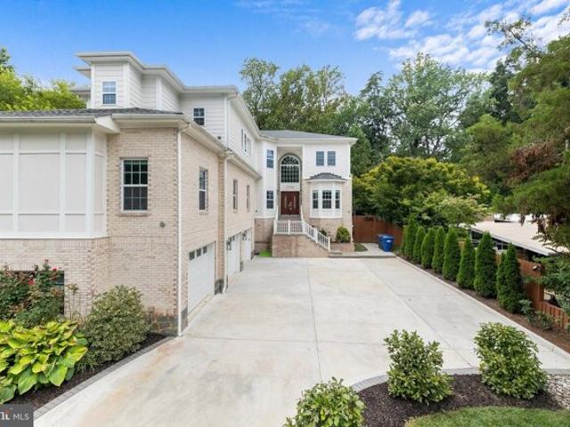 House for sale in Falls Church House for sale in Falls Church