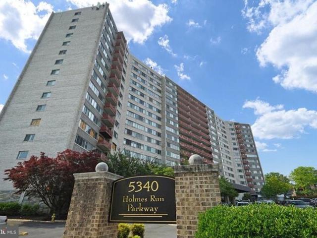 Condo for sale in Alexandria