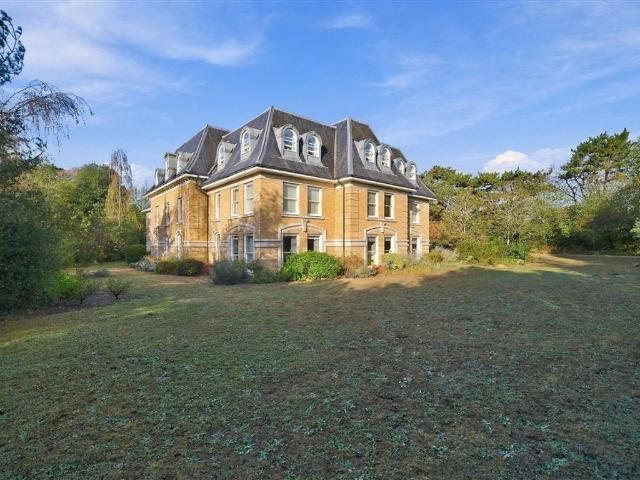 Apartment for rent in London Borough of Richmond upon Thames, Greater London