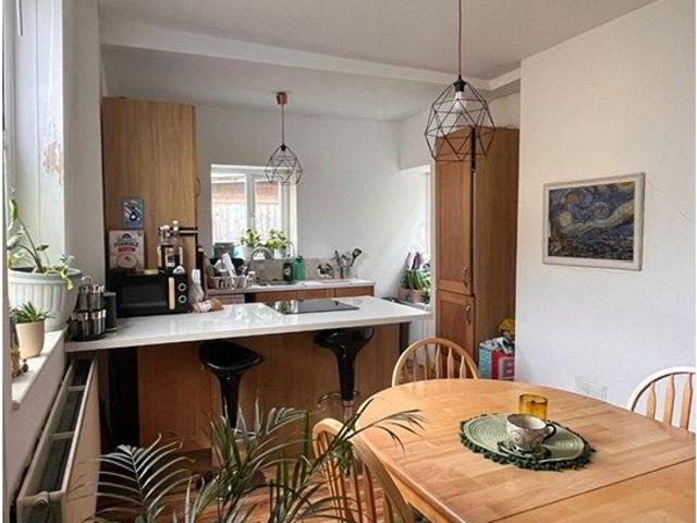 Room for rent in Falcon Lodge, Wales