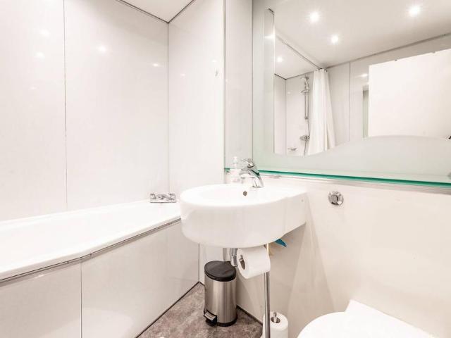 Apartment for rent in London Borough of Lambeth, Greater London