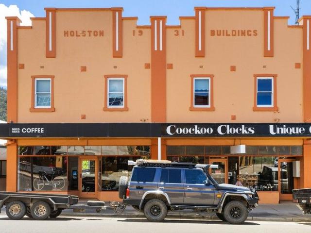 Cottage for sale in Omeo, Victoria