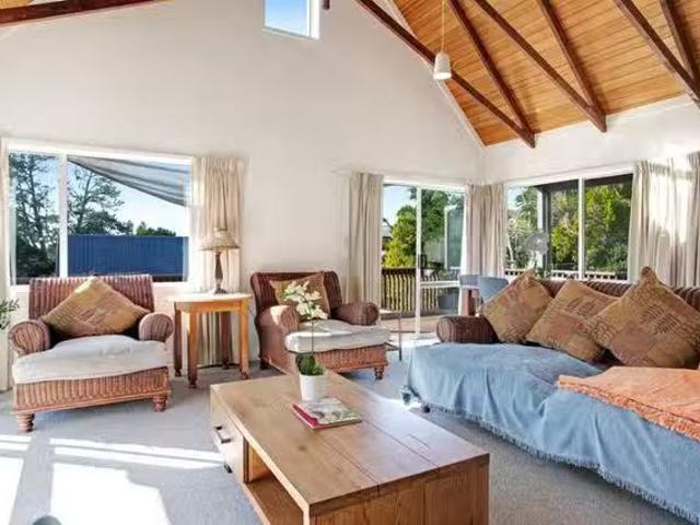 Apartment for rent in Whangaparaoa