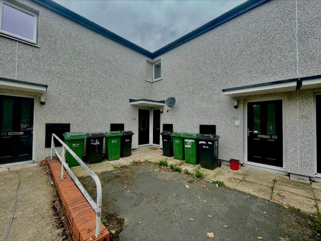 Apartment for rent in Holt Park, West Yorkshire