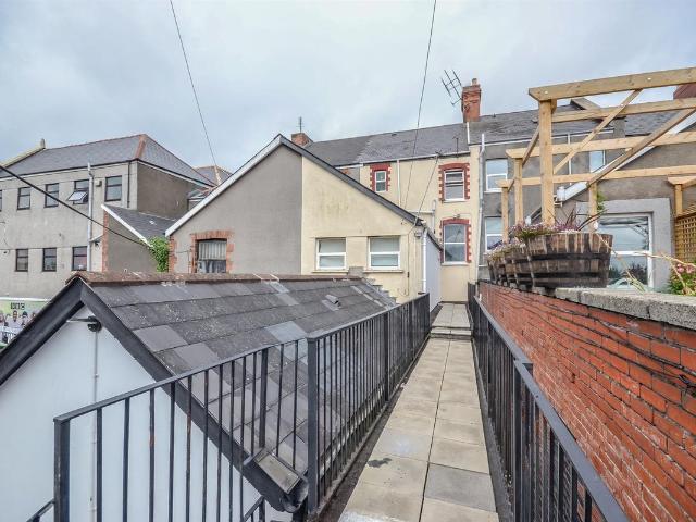 Apartment for rent in Gibbonsdown, Barry