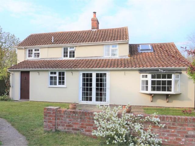 House for rent in Chelmondiston, Suffolk
