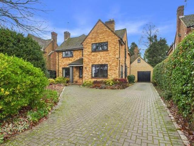 House for sale in Beaconsfield, Forty Green