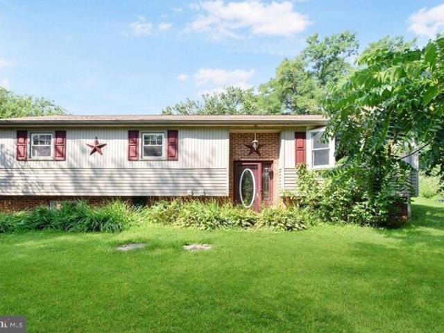 House for sale in Red Lion