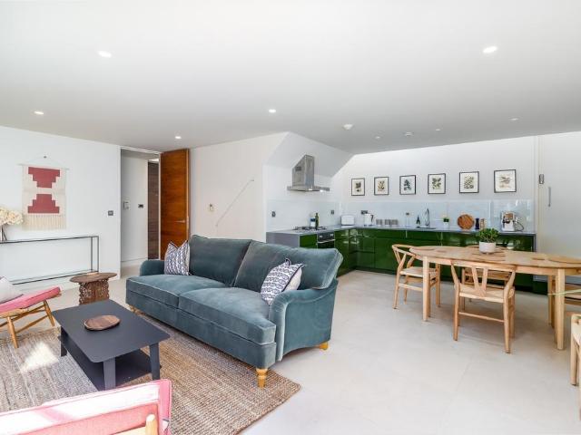 Apartment for rent in Angel, Greater London