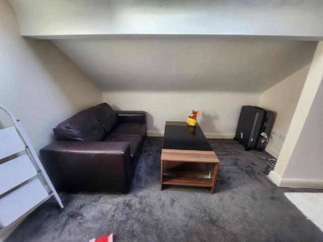 Studio for rent in Coundon, West Midlands