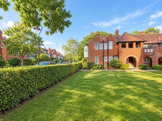 Studio for rent in Brentham Garden Suburb, Greater London